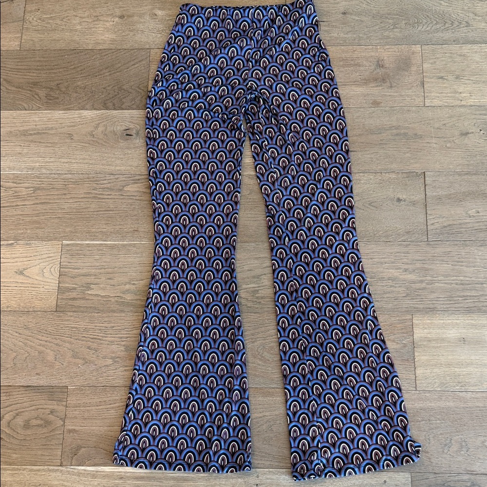 Pull&Bear Retro Arched Flare/Bell Bottom Pants - M